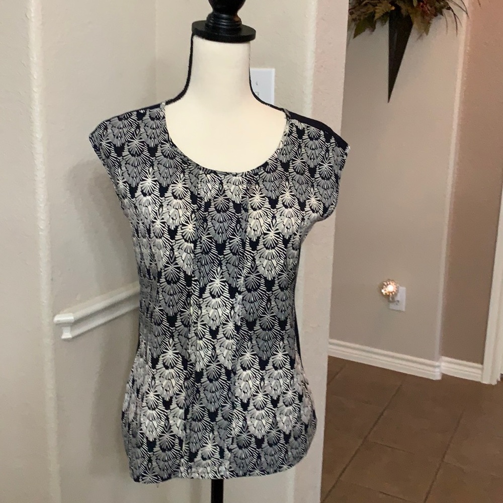 Ann Taylor black and cream print top Size XSP